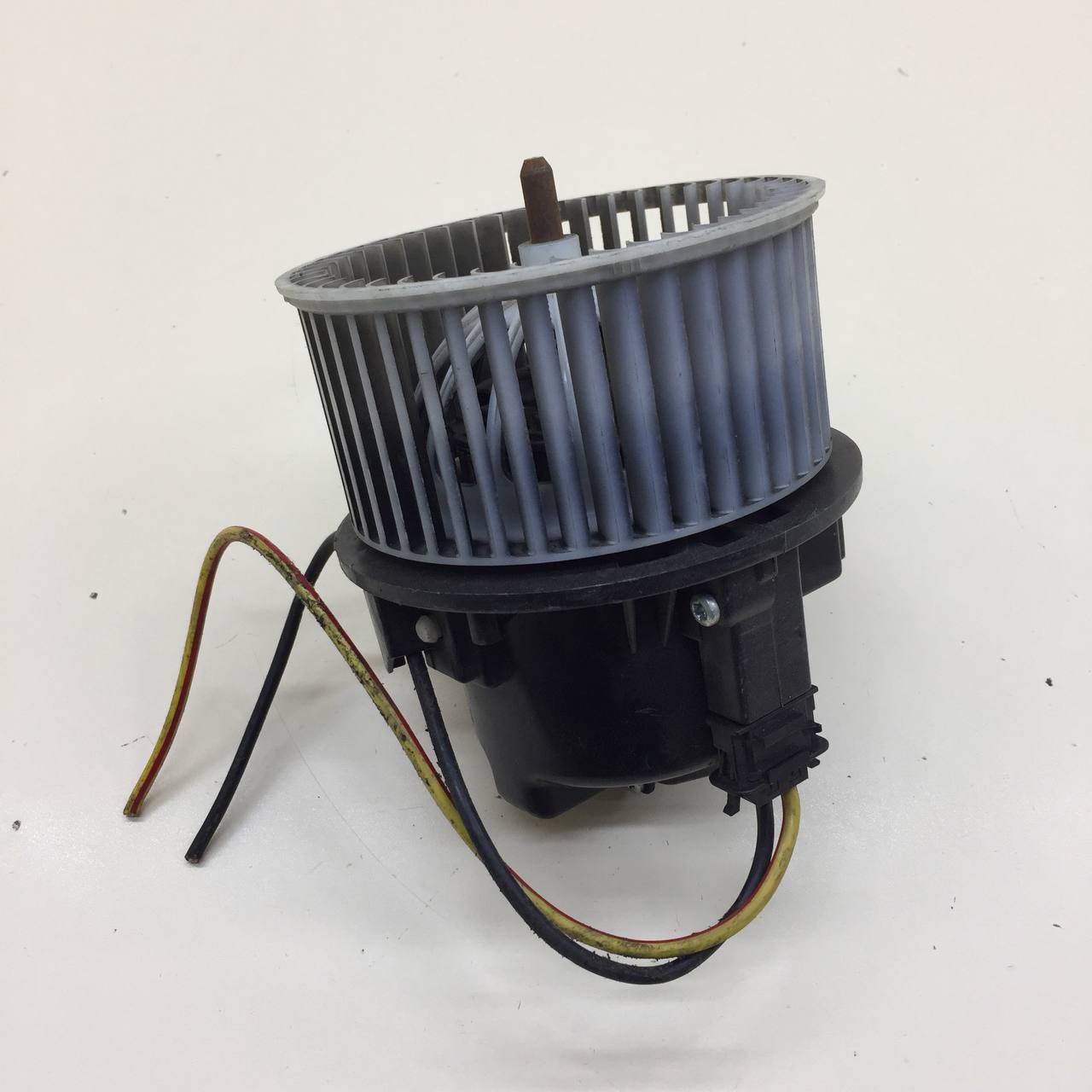 Моторчик отопителя Volvo XC60 2008-2017