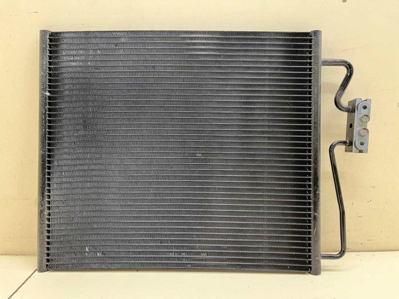Радиатор кондиционера (конденсер) BMW 7-Series E38 1994-2001