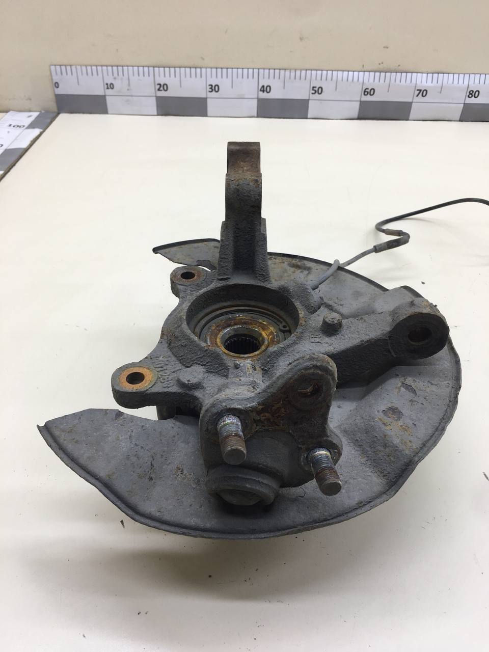 Кулак поворотный передний правый Geely Emgrand EC7 2008>