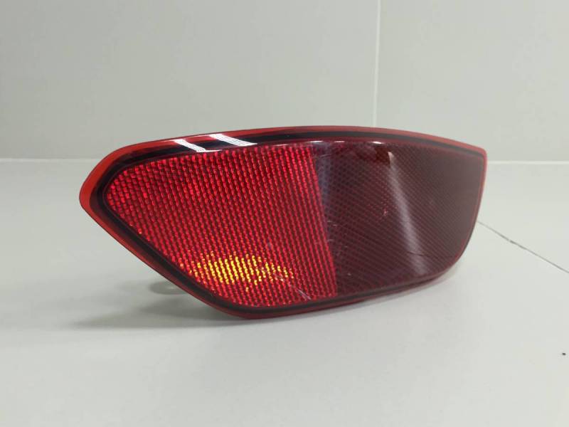 Отражатель в бампер задний правый Porsche Cayenne 2010-2017