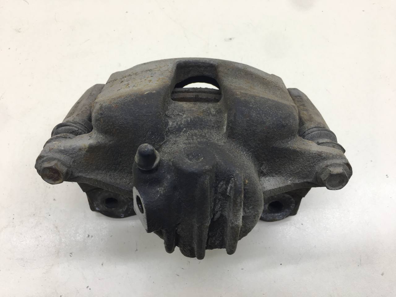 Суппорт передний левый Geely Emgrand EC7 2008>