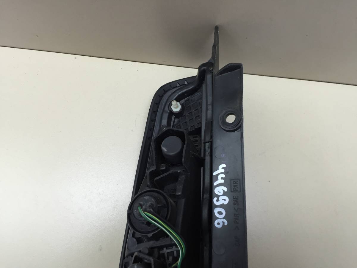 Фонарь задний правый Nissan Cube (Z10) 1998-2002