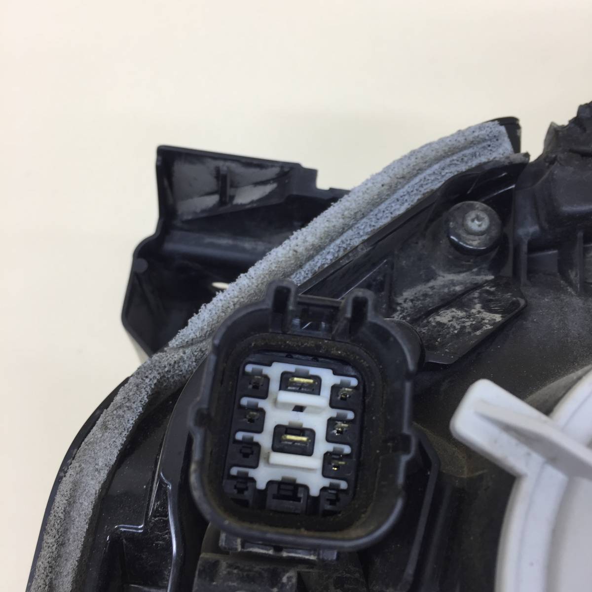 Фара правая Lexus LX570 (J200) 2007-2015