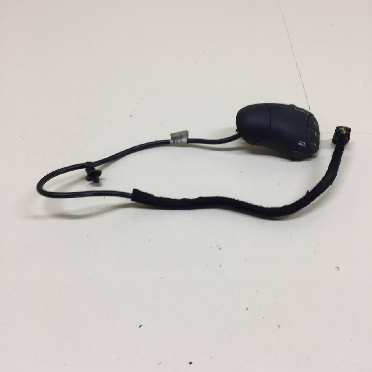 Переключатель подрулевой управления магнитолой Renault Symbol (2) 2008-2012