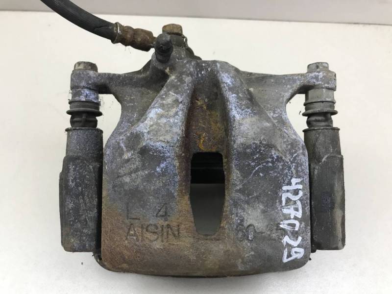 Суппорт передний левый Toyota Crown (S170) 1999-2003