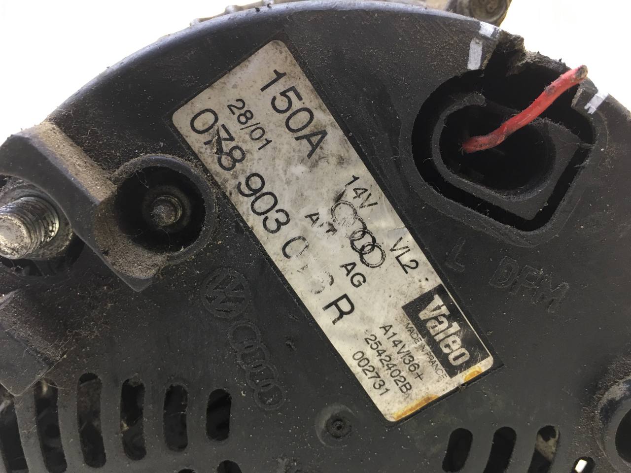 Генератор Volkswagen Passat B5 2000-2005