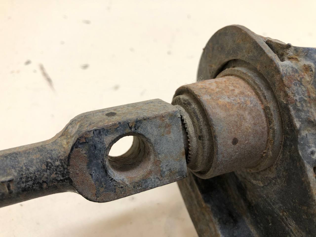 Рычаг передний верхний левый Great Wall H3 2010-2016