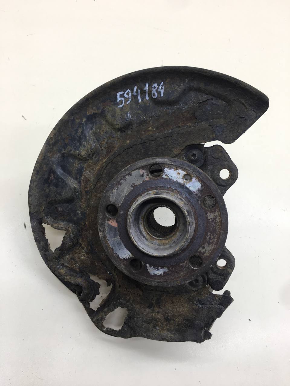 Кулак поворотный передний правый Skoda Rapid 2012-2020