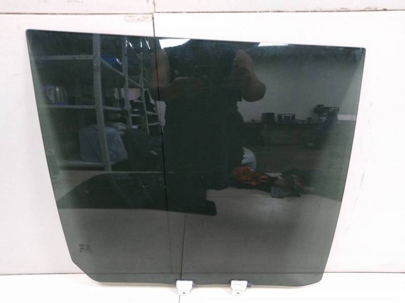 Стекло двери задней правой Great Wall H3 2010-2016