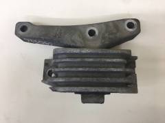 Опора двигателя правая Peugeot 207 2006-2013