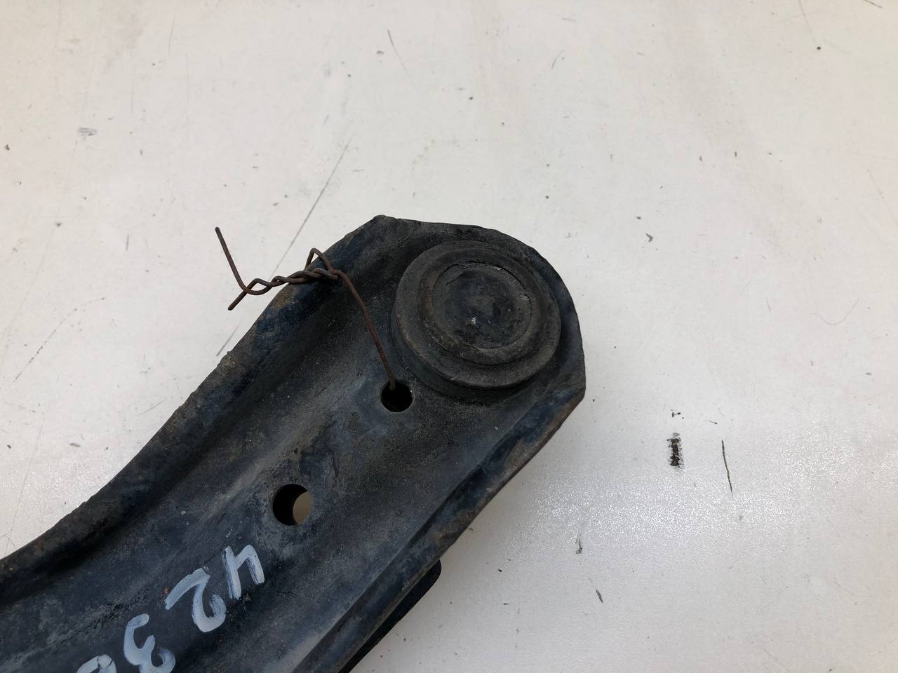 Рычаг передний правый Nissan Almera (N15) 1995-2000