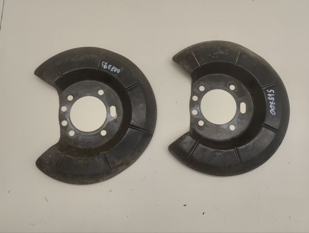 Пыльник тормозного диска Ford Focus 3 2011>