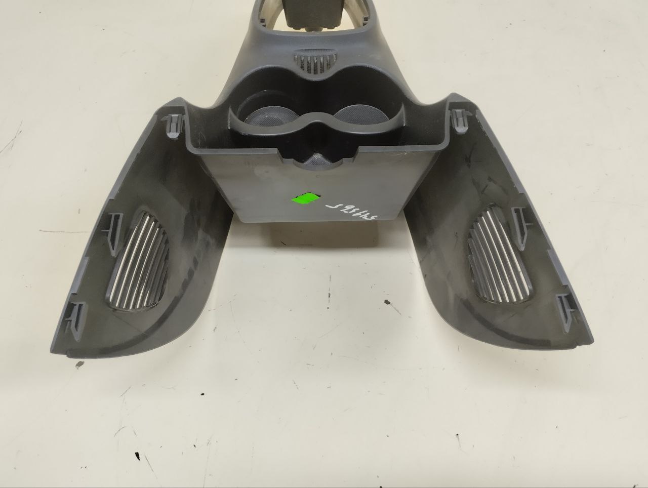 Консоль центральная Peugeot 107 2006-2014