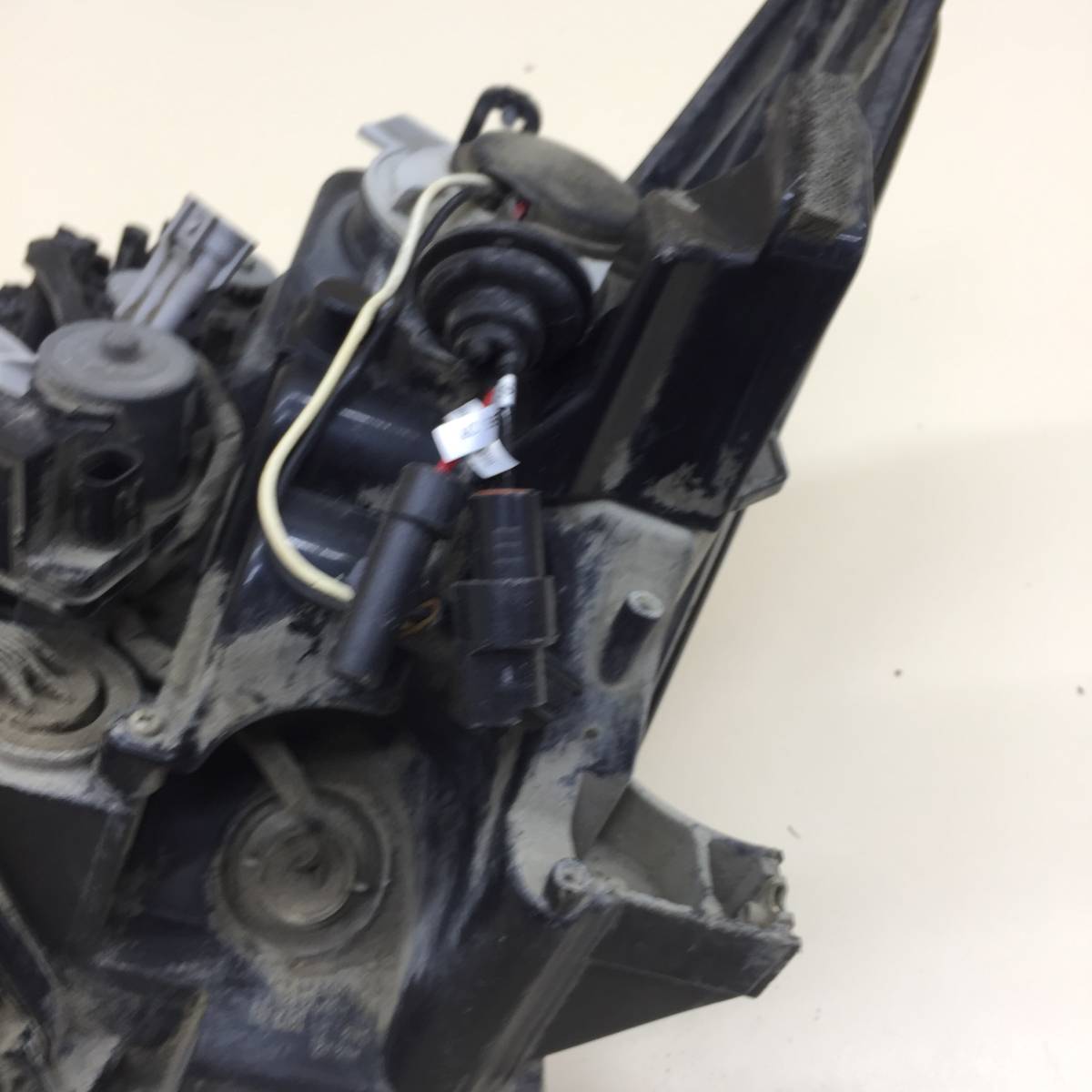 Фара правая Lexus LX570 (J200) 2007-2015