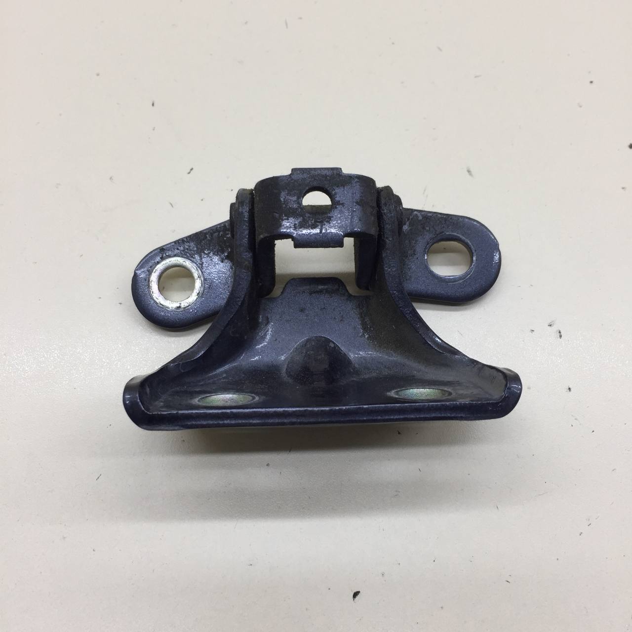 Петля двери задней левой верхняя Hyundai Tucson (TL) 2015-2021