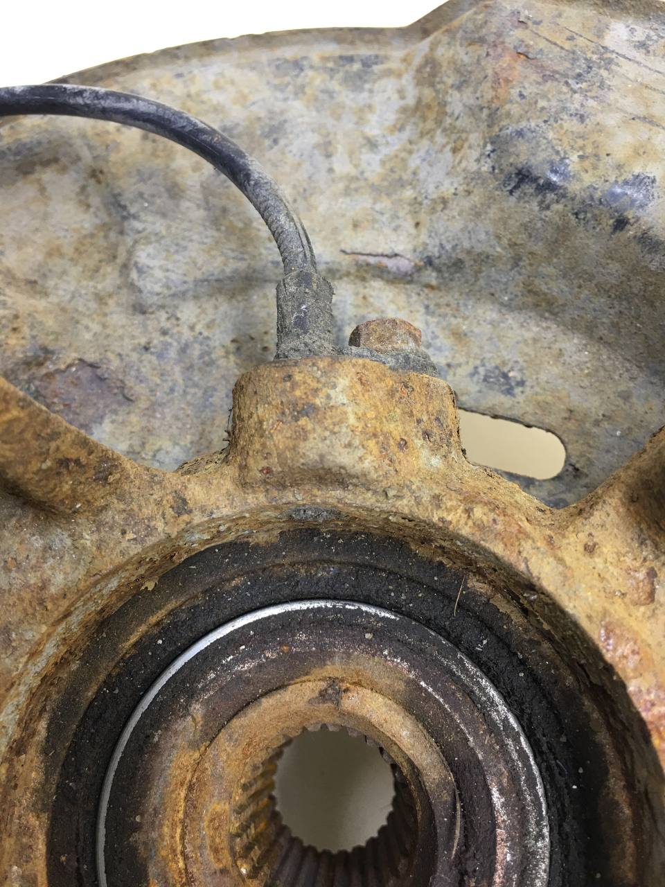 Кулак поворотный передний правый Geely Emgrand EC7 2008>