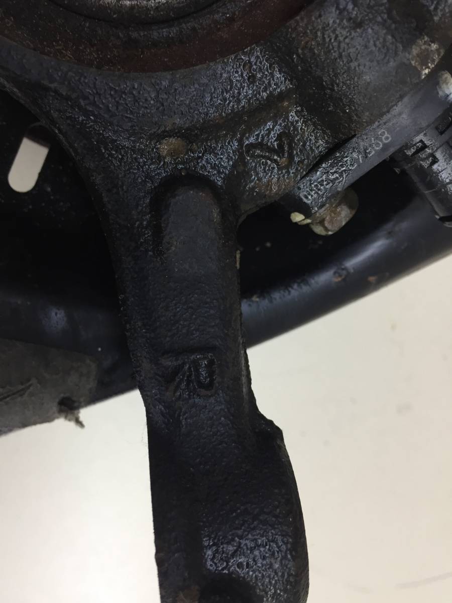 Кулак поворотный передний правый Toyota Raum (Z20) 2003-2011