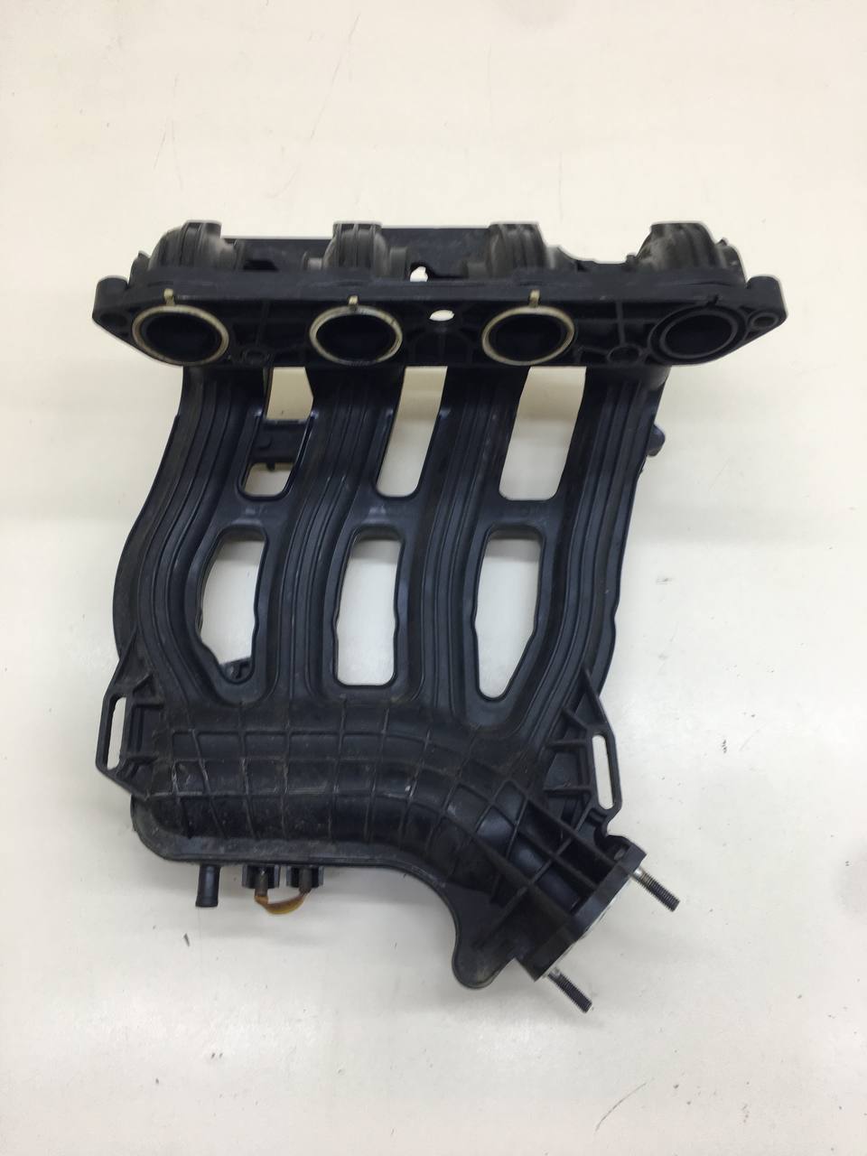 Коллектор впускной Lada Priora 2007-2018