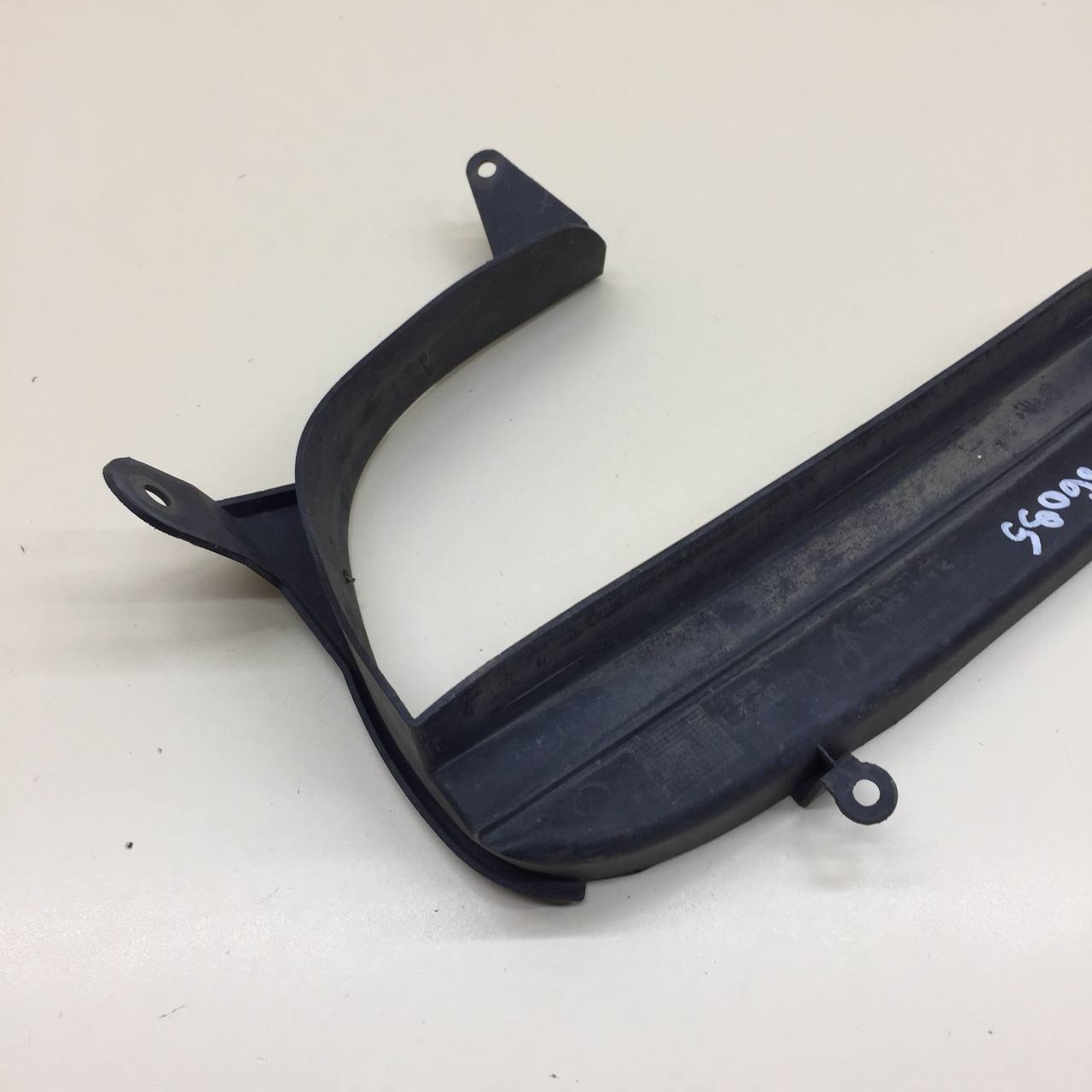 Решетка в бампер правая Porsche Cayenne 2003-2010