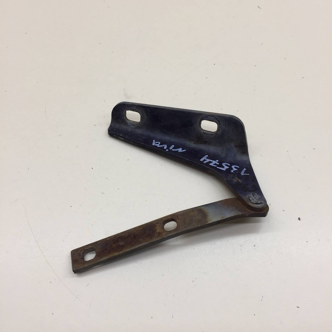 Петля капота правая Chevrolet Niva 2009-2020