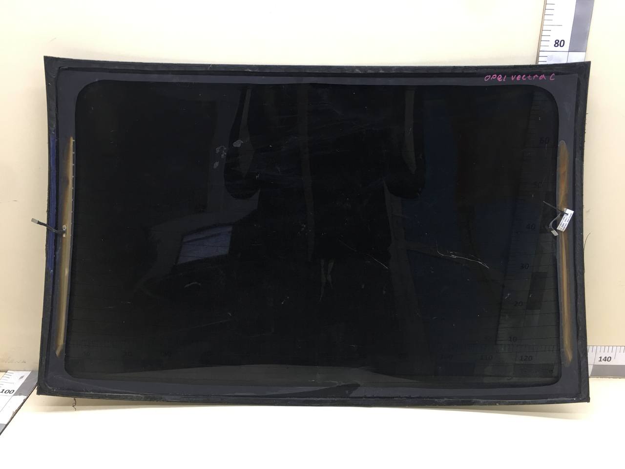 Стекло заднее Opel Vectra (C) 2002-2008