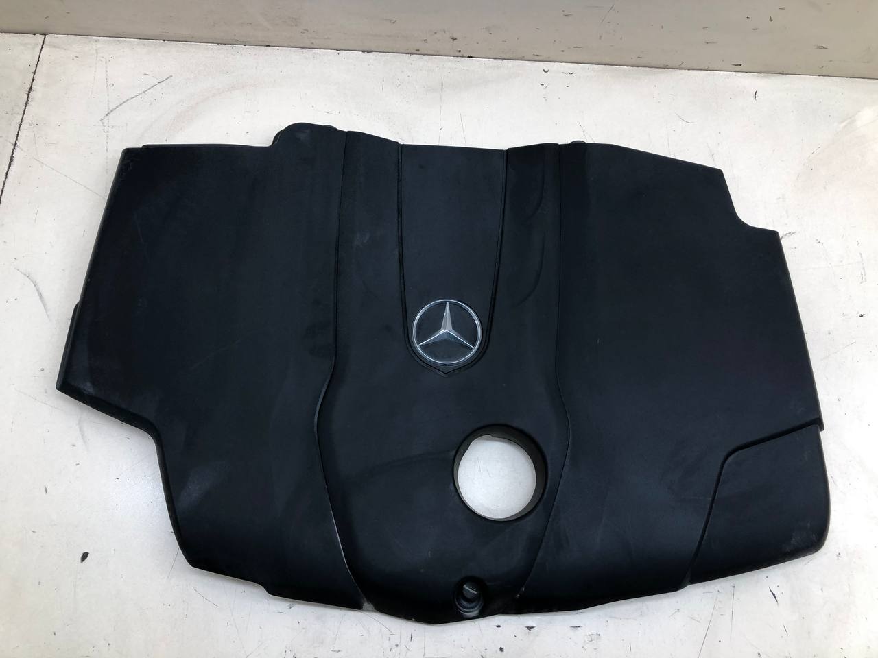 Крышка двигателя декоративная Mercedes-Benz C-Class (W205) 2014>