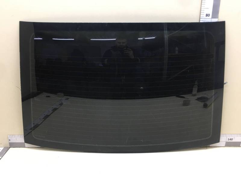 Стекло заднее Opel Vectra (C) 2002-2008