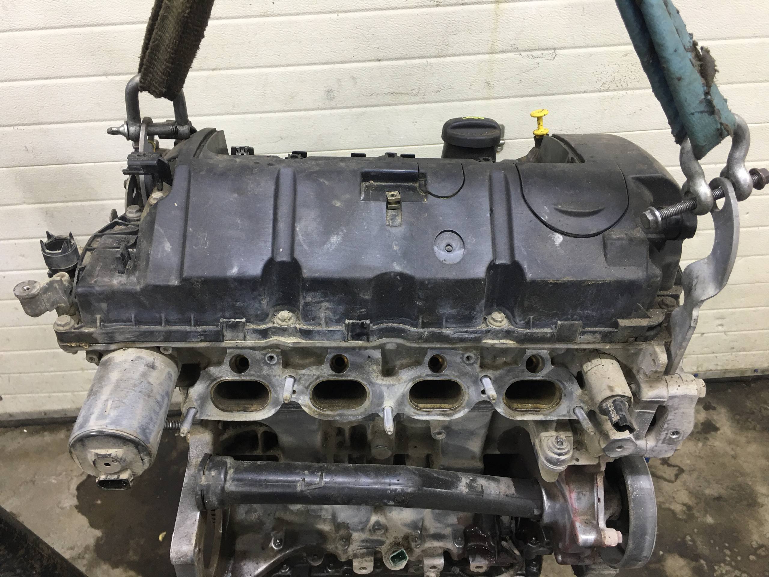 Двигатель Peugeot 208 2012>