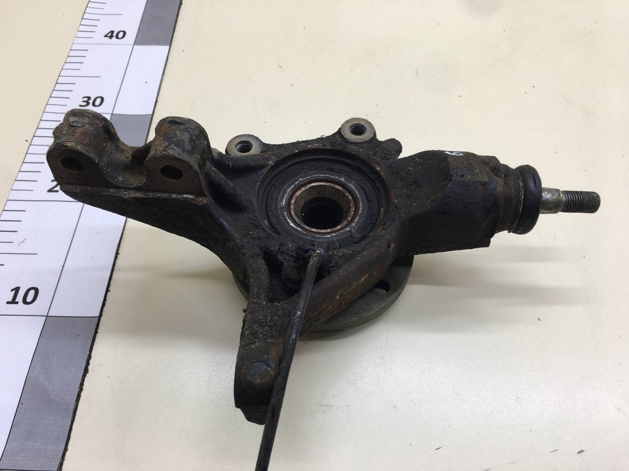 Кулак поворотный передний левый Peugeot 308 2007>