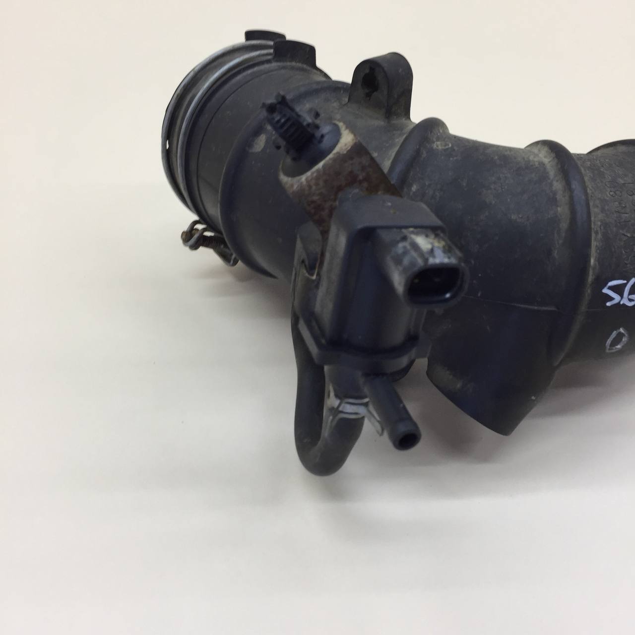 Патрубок воздушного фильтра Toyota Rav 4 (A20) 2000-2005