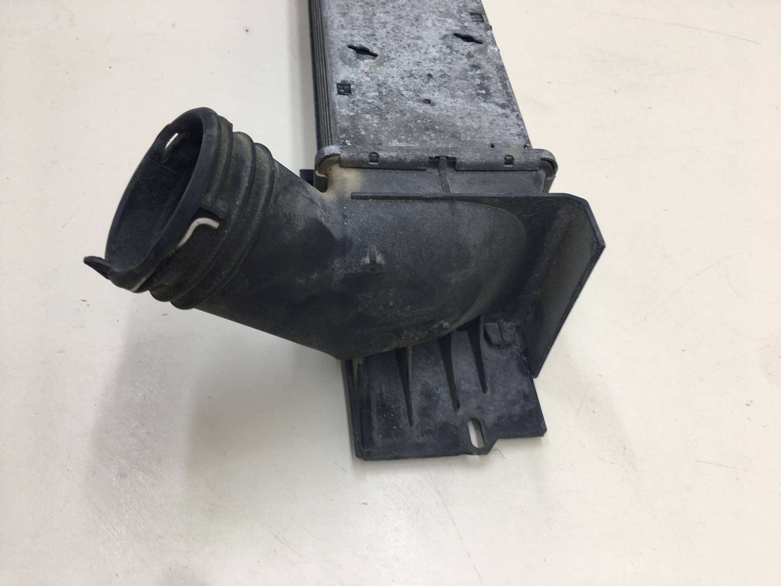 Интеркулер BMW 1-series E87/E81 2004-2011