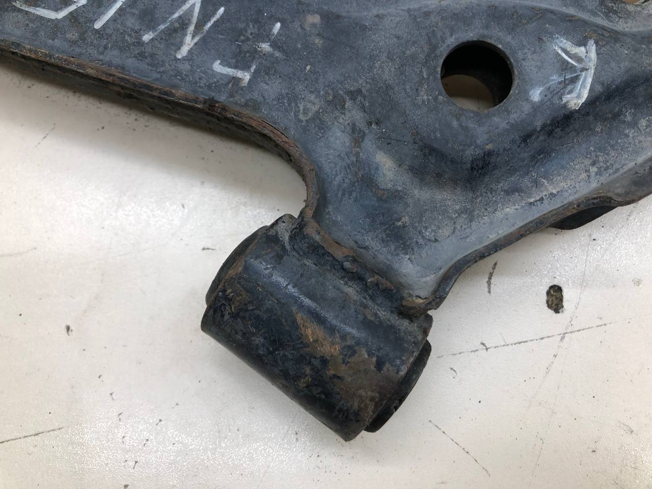 Рычаг передний правый Nissan Almera (N15) 1995-2000