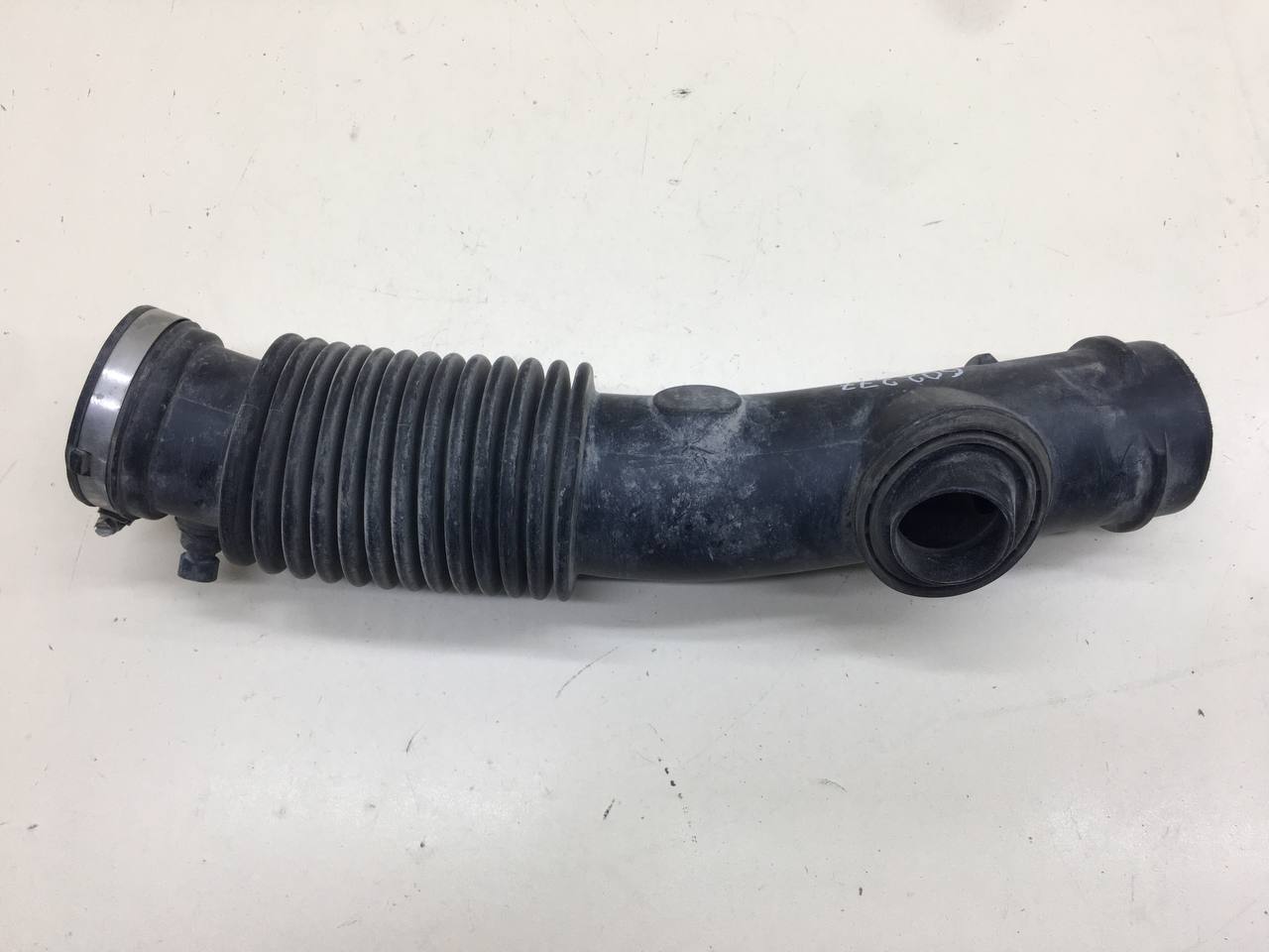 Патрубок воздушного фильтра Chevrolet TrailBlazer (GMT360) 2001-2010