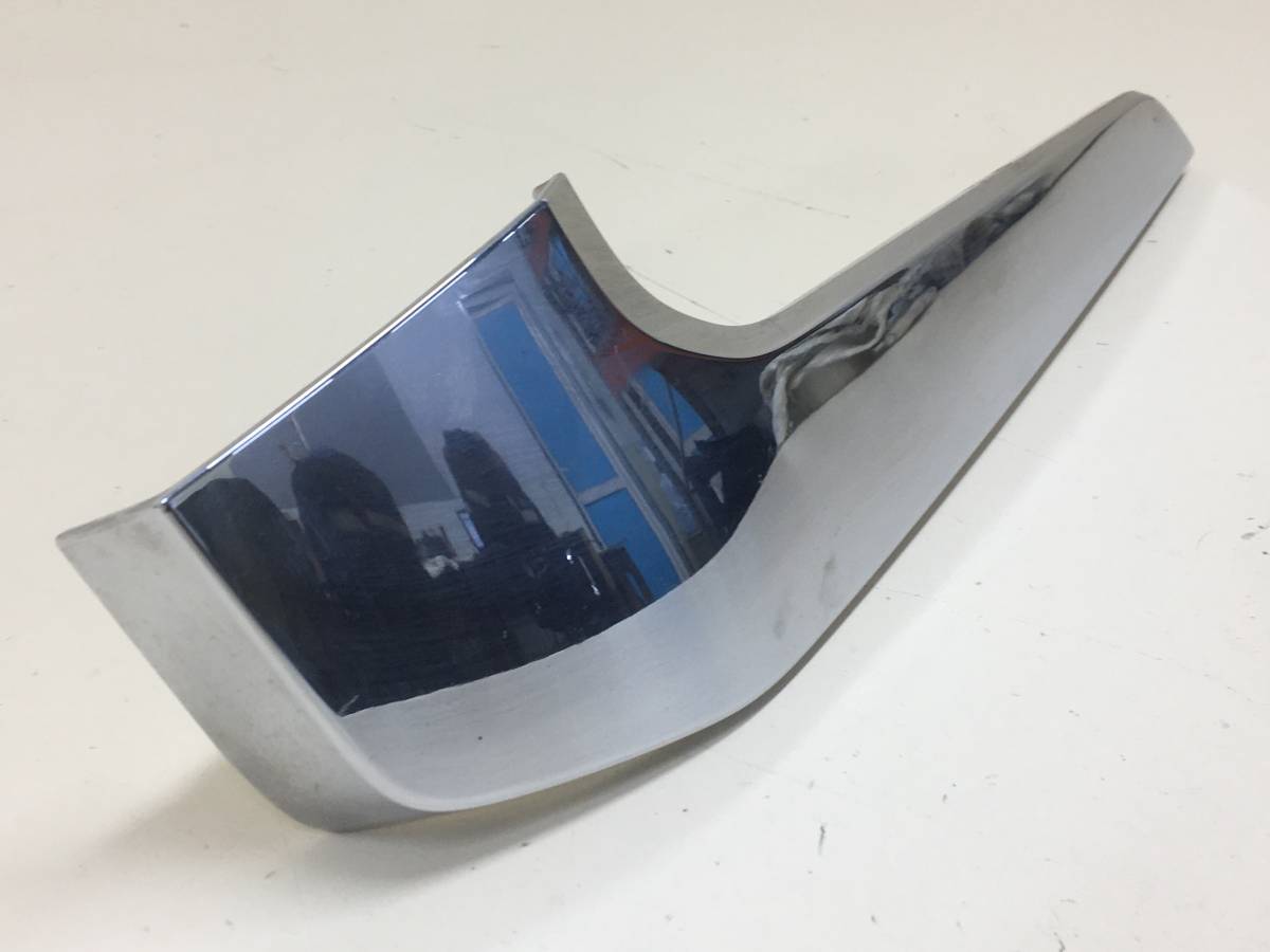 Молдинг переднего бампера левый Mitsubishi L200 5 (KK/KL) 2015>