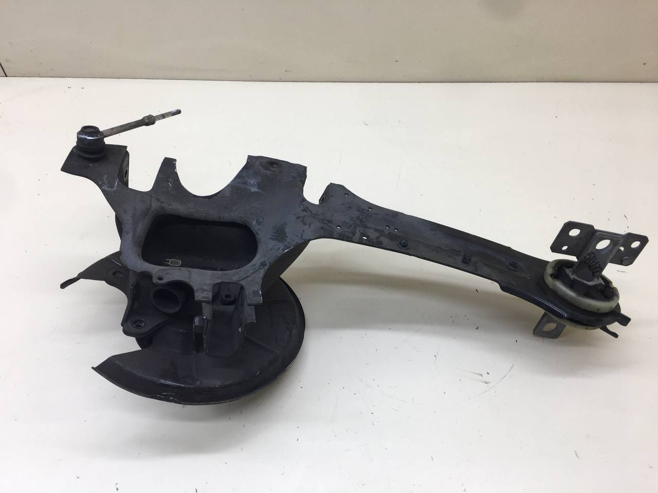 Рычаг задний продольный правый Volvo XC60 2008-2017