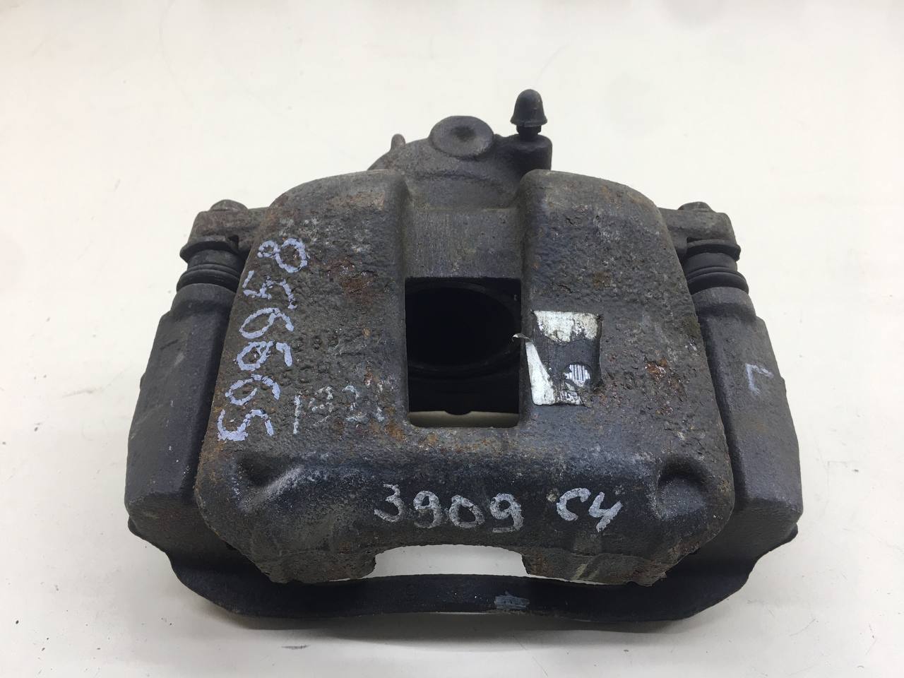 Суппорт передний левый Citroen C4 2005-2011