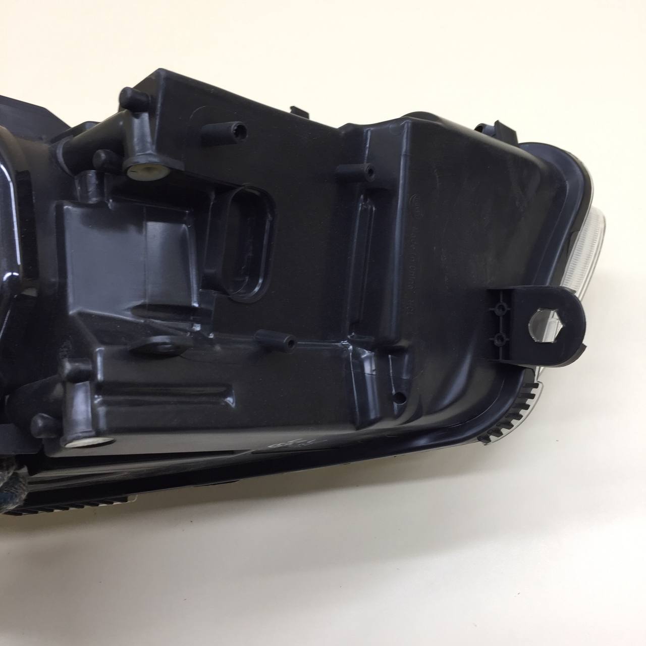 Фара правая Audi A6 (C6) 2005-2011