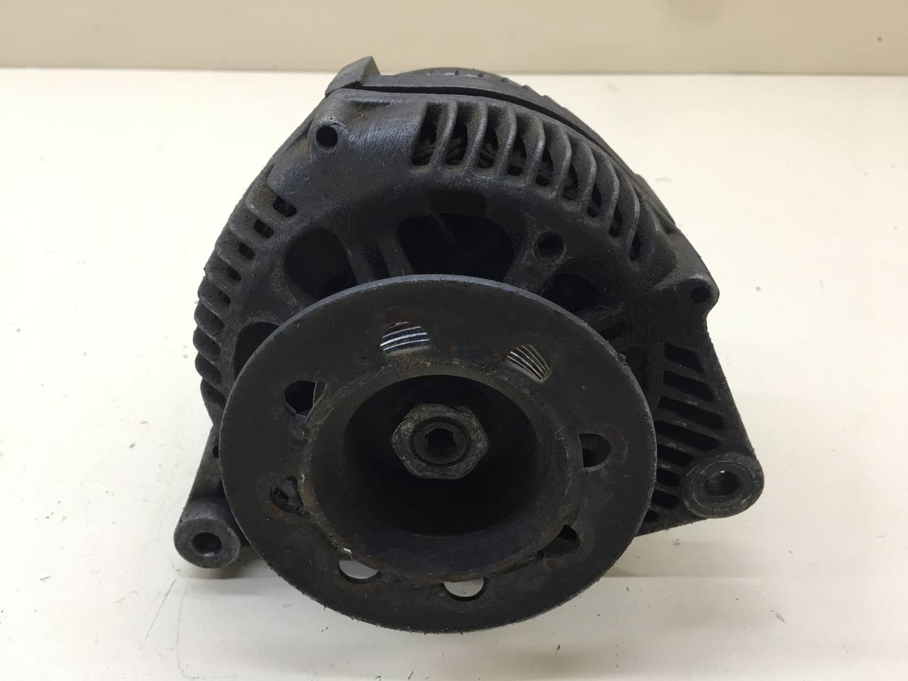 Генератор Volkswagen Passat B5 2000-2005