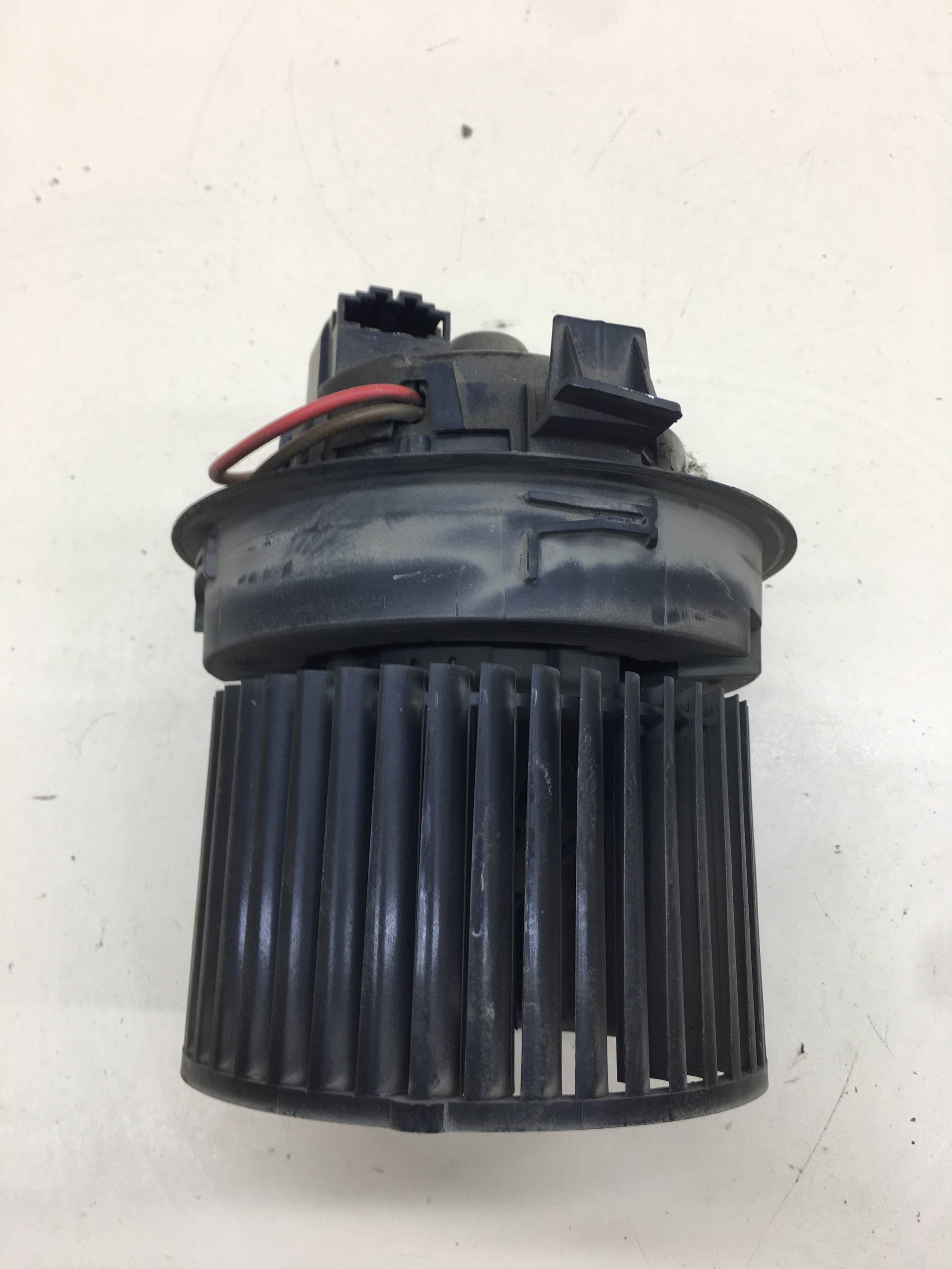 Моторчик отопителя Lada X-RAY 2016>