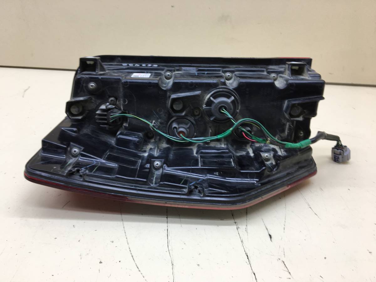 Фонарь задний правый Mitsubishi L200 5 (KK/KL) 2015>