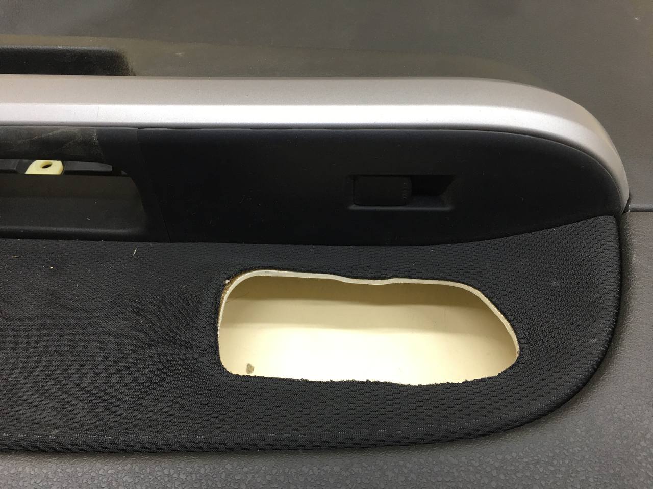 Обшивка двери задней правой Suzuki Grand Vitara 2005-2015