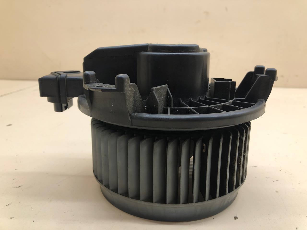 Моторчик отопителя Toyota Hilux 2004-2015