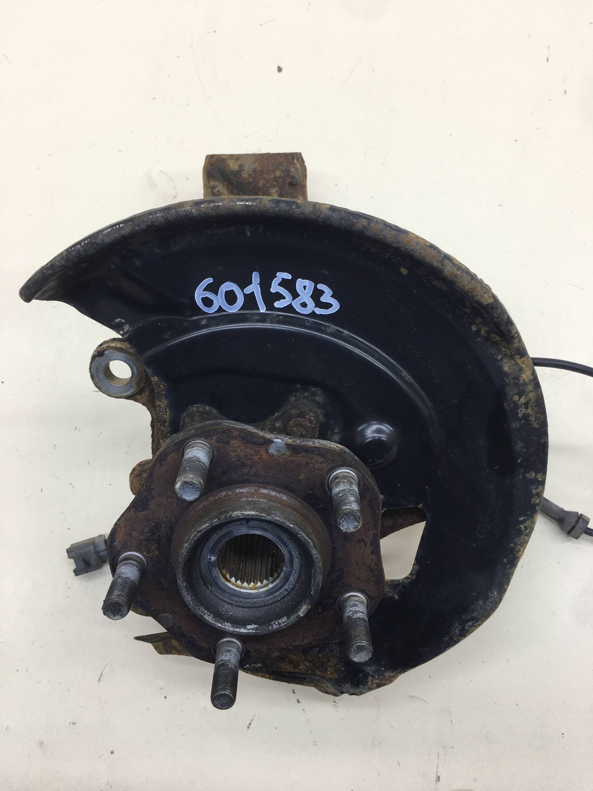 Кулак поворотный передний левый Nissan Qashqai (J11) 2014>