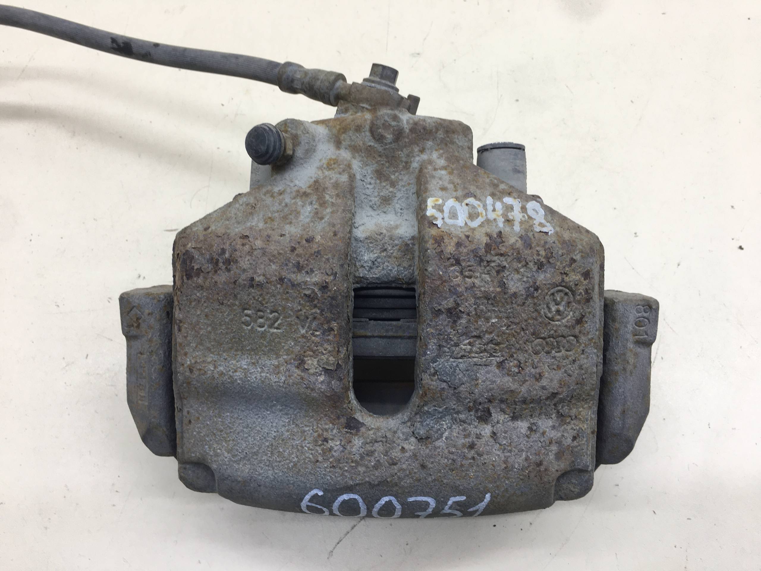 Суппорт передний правый Skoda Octavia (A5 1Z-) 2004-2013