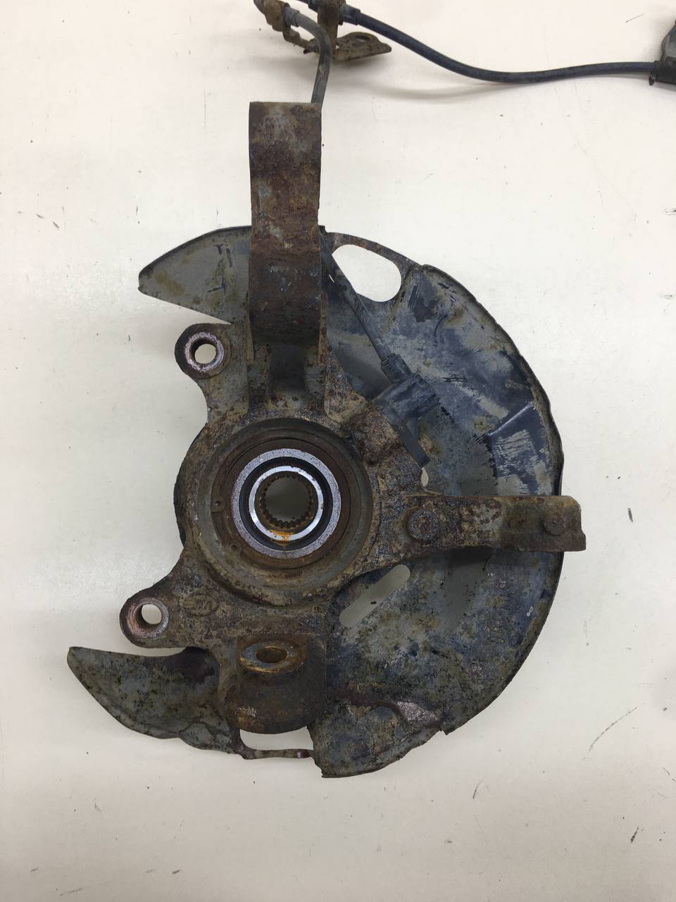 Кулак поворотный передний правый Lifan Solano 1 2008-2016