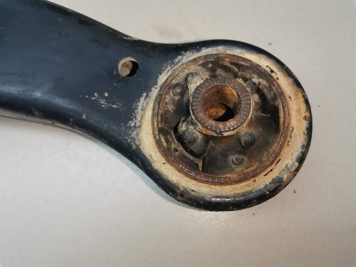 Рычаг передний левый Toyota Vista Ardeo (V50) 1998-2003