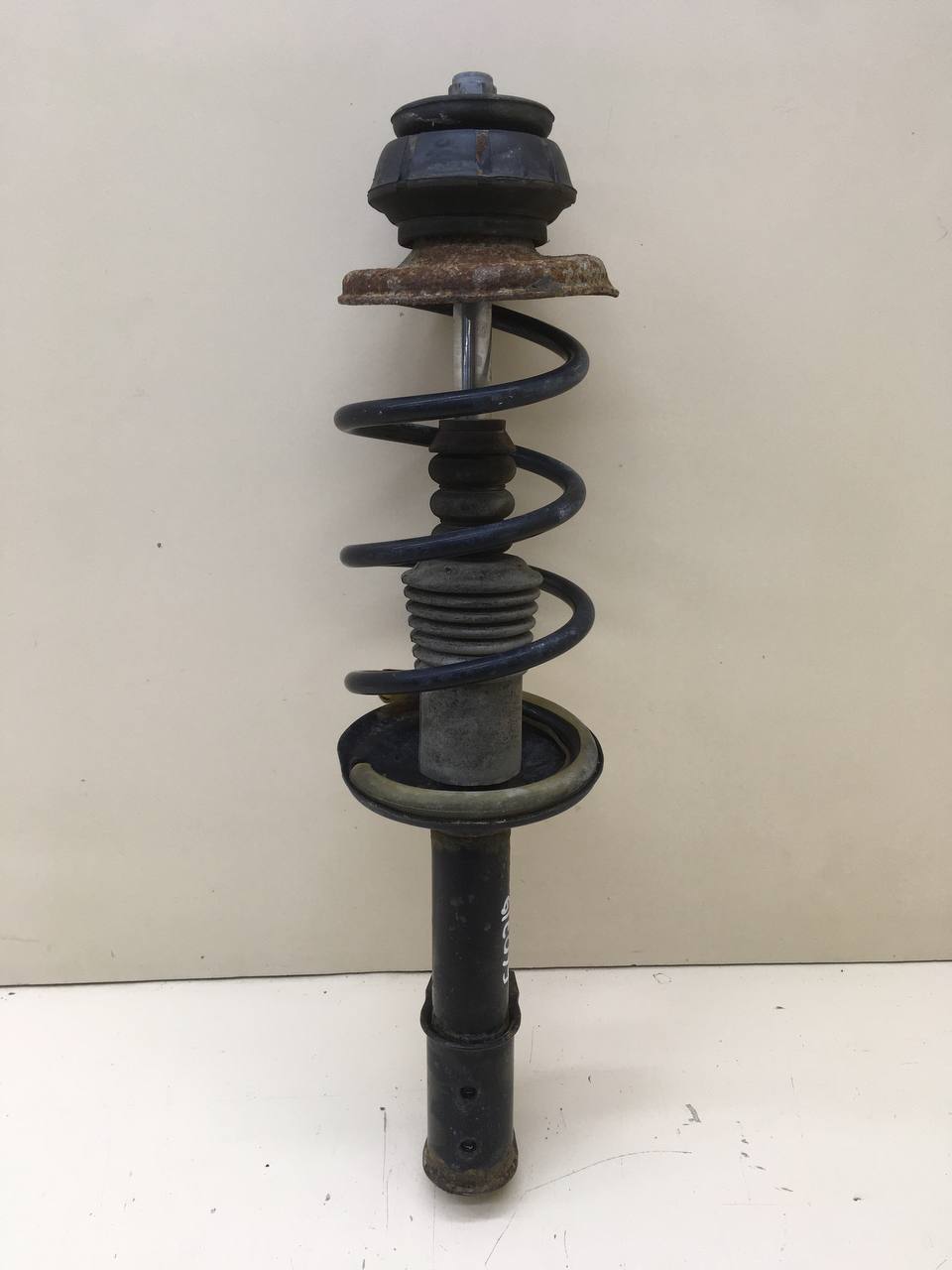 Амортизатор передний Nissan Almera 3 (G11, G15) 2012>