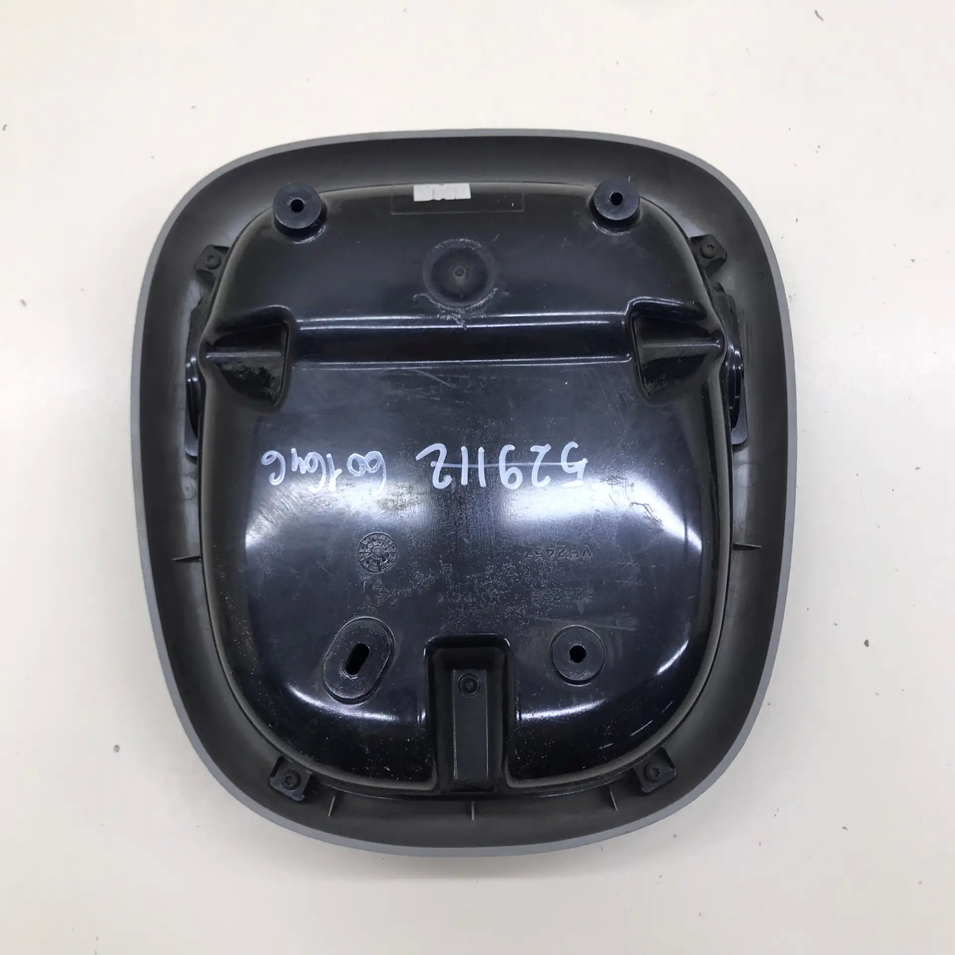 Бардачок Chevrolet TrailBlazer (GMT360) 2001-2010