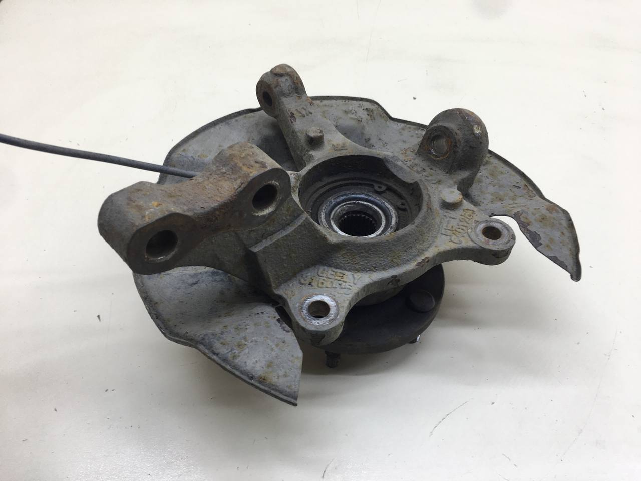 Кулак поворотный передний правый Geely Emgrand EC7 2008>