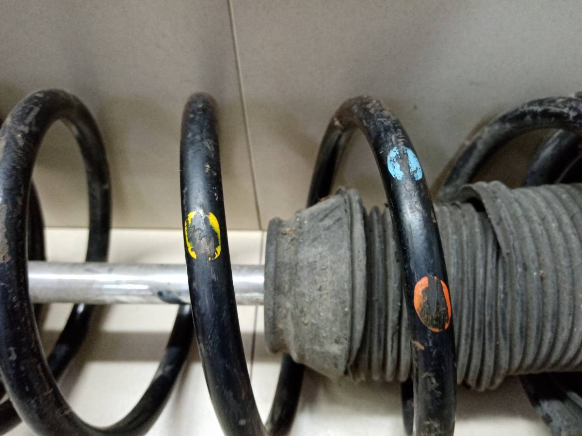 Амортизатор передний левый Nissan Pulsar (N15) 1995-2000